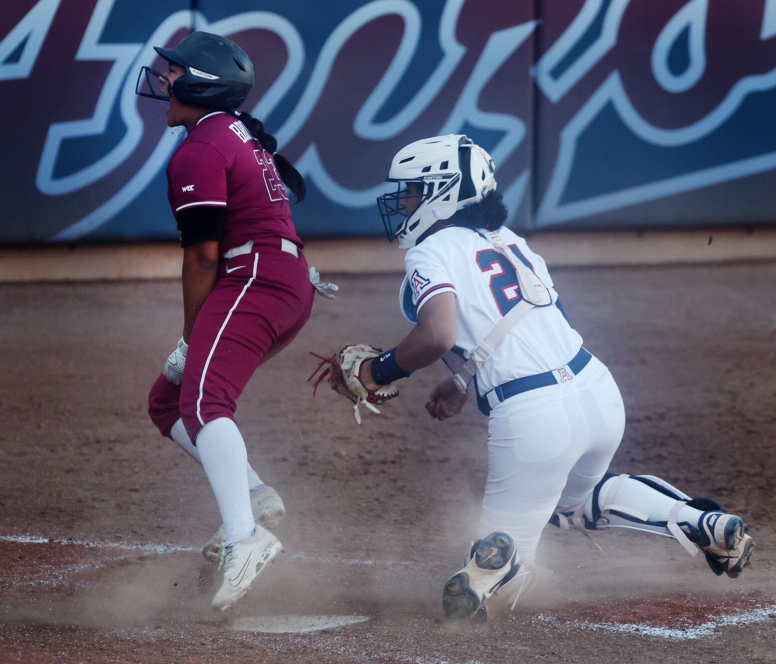ÃÛèÖÖ±²¥ softball vs. Santa Clara, NCAA regionals